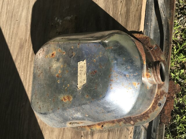 7_quart-fuel-tank_01.JPG