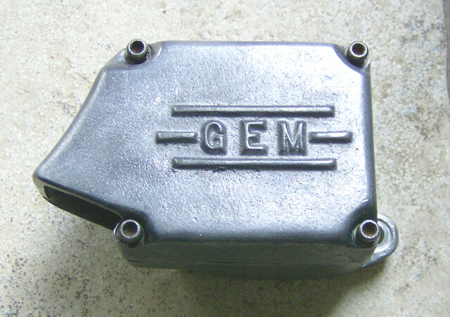 WEST BEND 610  820 EXHAUST MANIFOLD (3).JPG