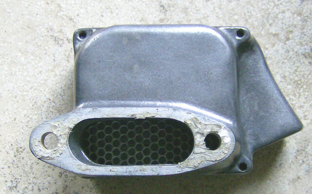 WEST BEND 610  820 EXHAUST MANIFOLD (4).JPG